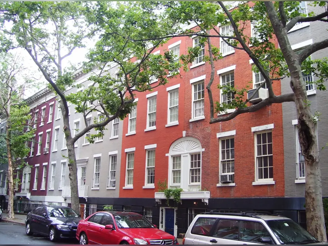 Vista de MacDougal-Sullivan Gardens Historic District