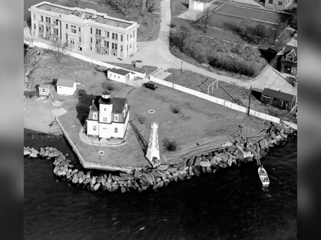 Vista de North Brother Island Light