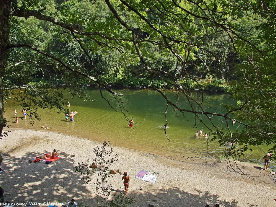 Vista de Praia fluvial do Vau
