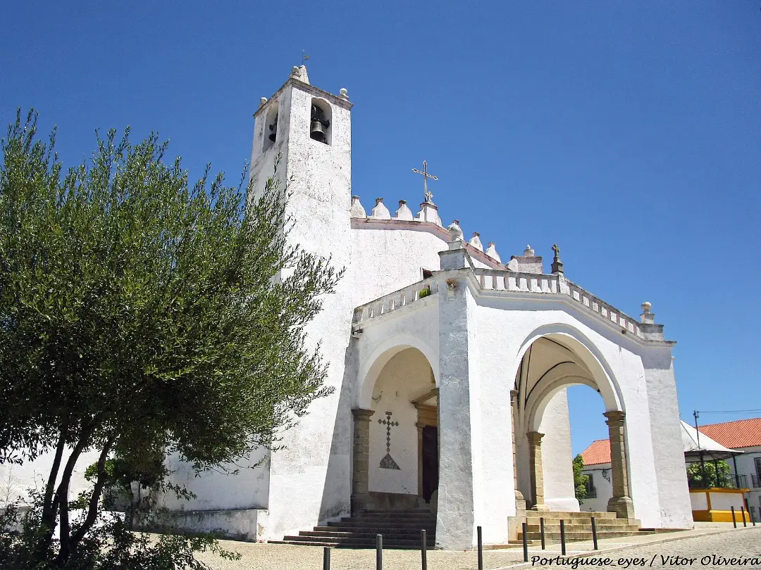 Vista de Igreja Matriz do Vimieiro