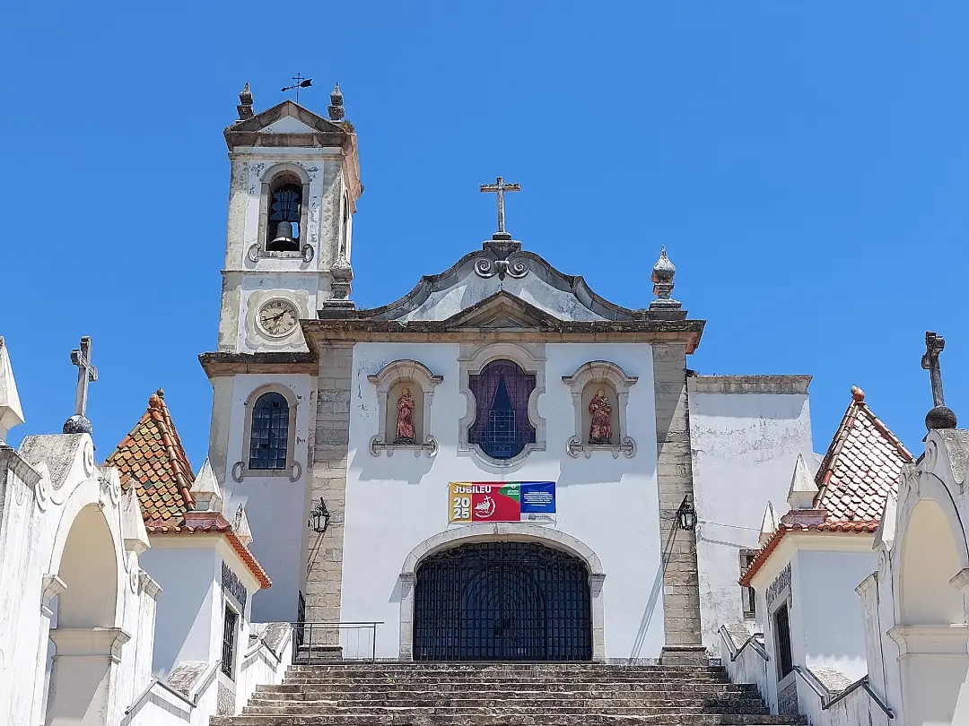 Vista de Igreja de Santo António dos Olivais