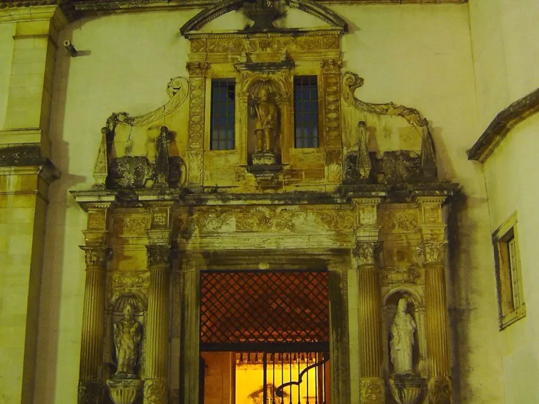 Vista de Porta Férrea da Universidade de Coimbra