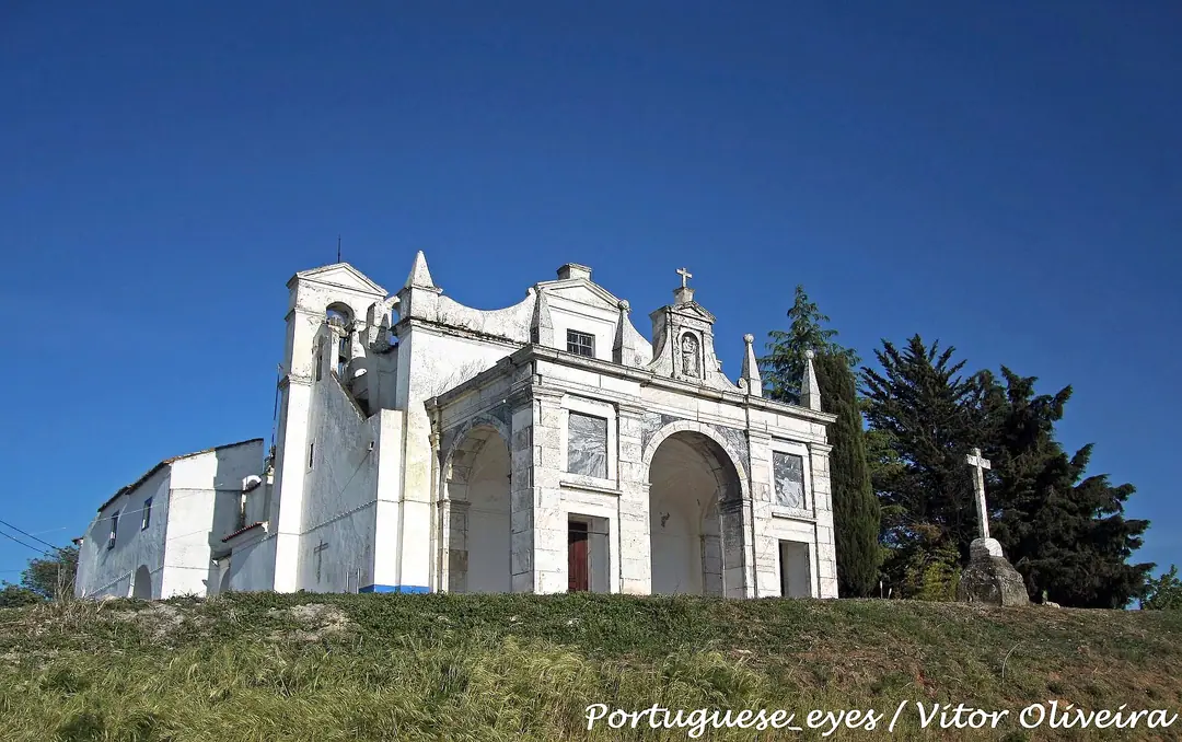 Vista de Igreja de Nossa Senhora da Graça do Divor