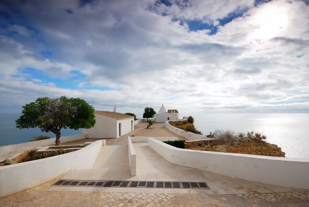 Vista da Capela de Nossa Senhora da Rocha