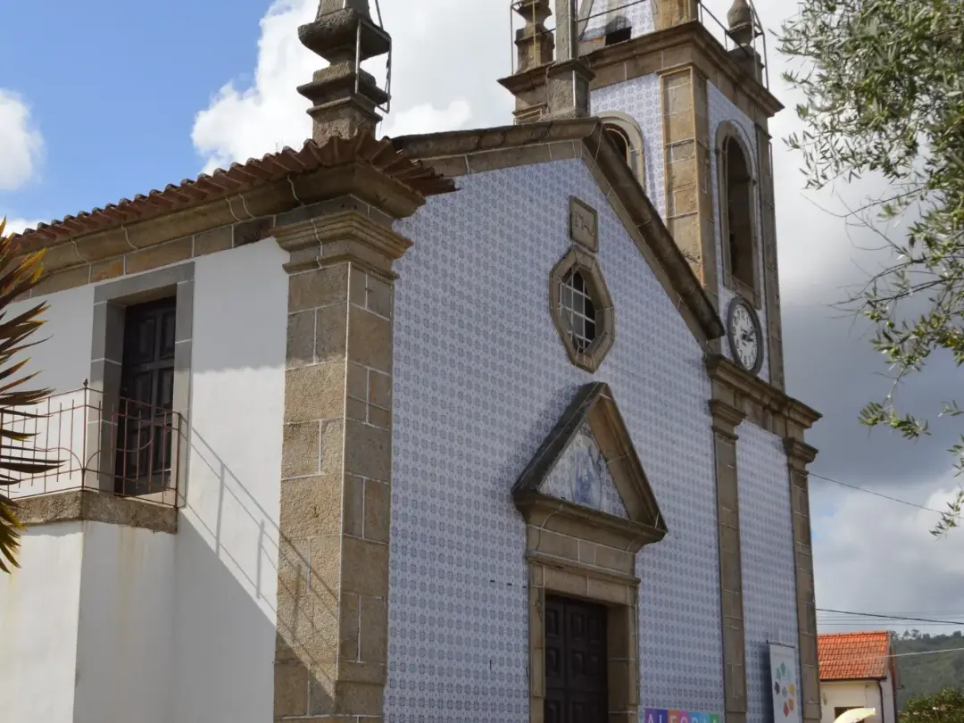 Vista de Igreja Matriz de Baltar