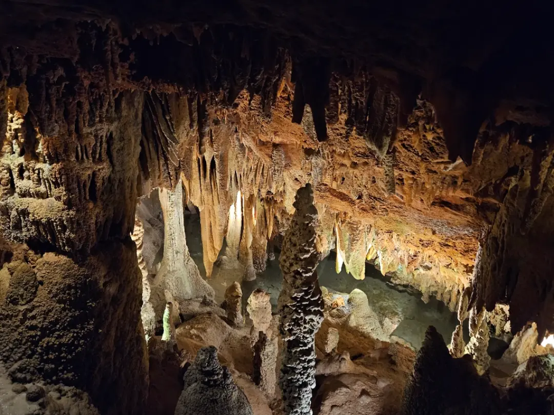 Vista de Grutas de Alvados
