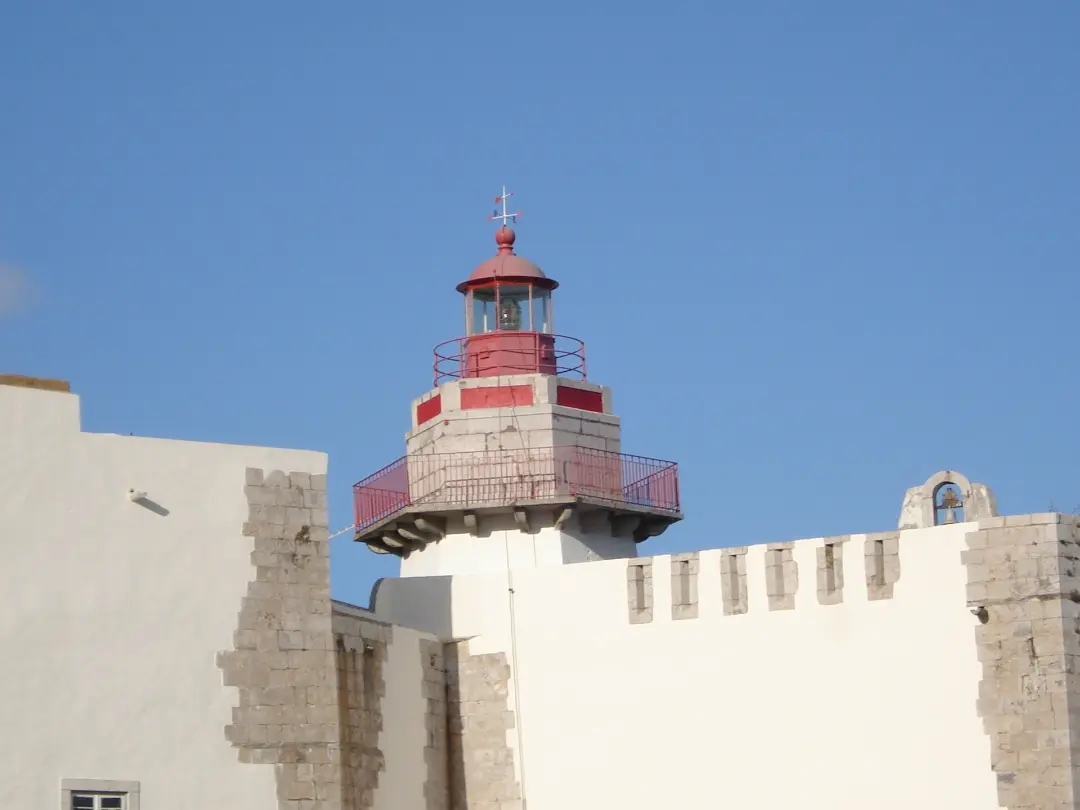 Vista de Farol do Outão