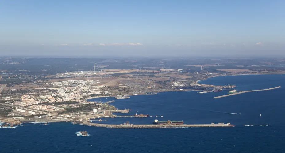 Vista de Porto de Recreio de Sines