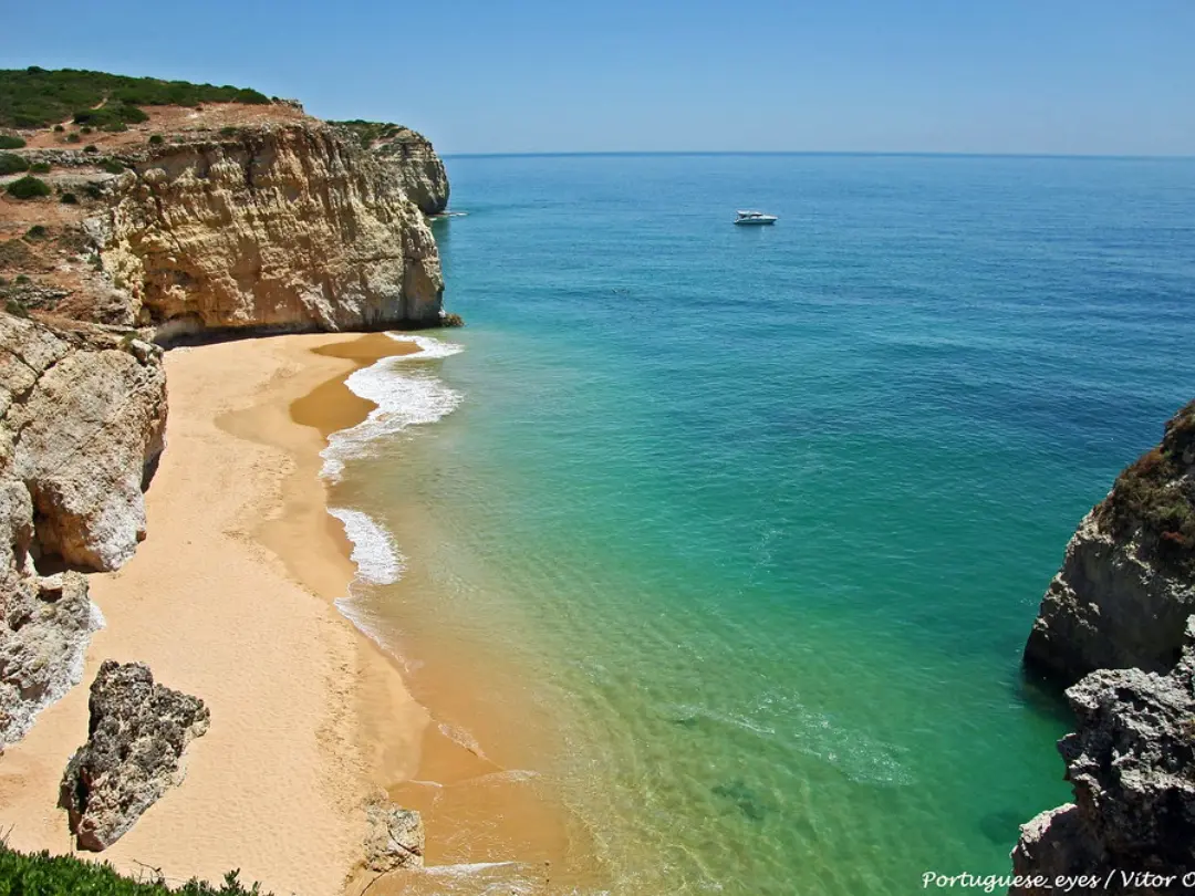 Vista de Praia do Caneiro