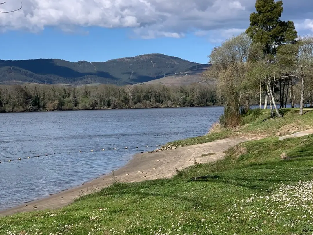 Vista de Praia Fluvial da Vila Nova
