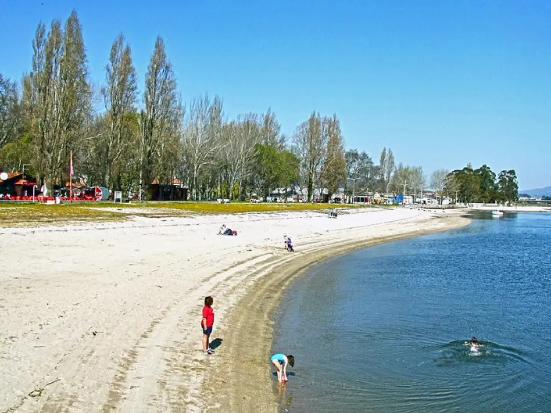 Vista de Praia Fluvial de Viana do Castelo
