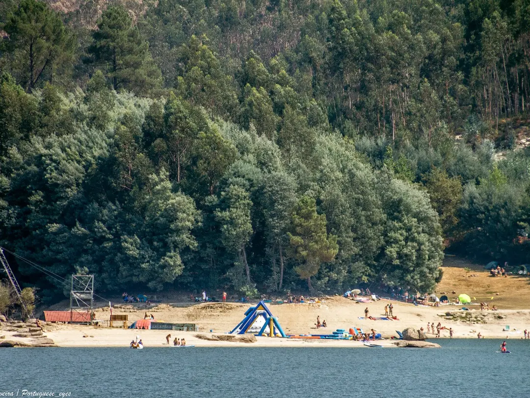 Vista de Praia Fluvial do Ermal