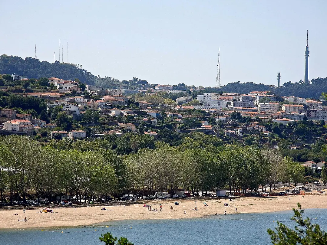 Vista de Praia Fluvial do Areinho de Avintes