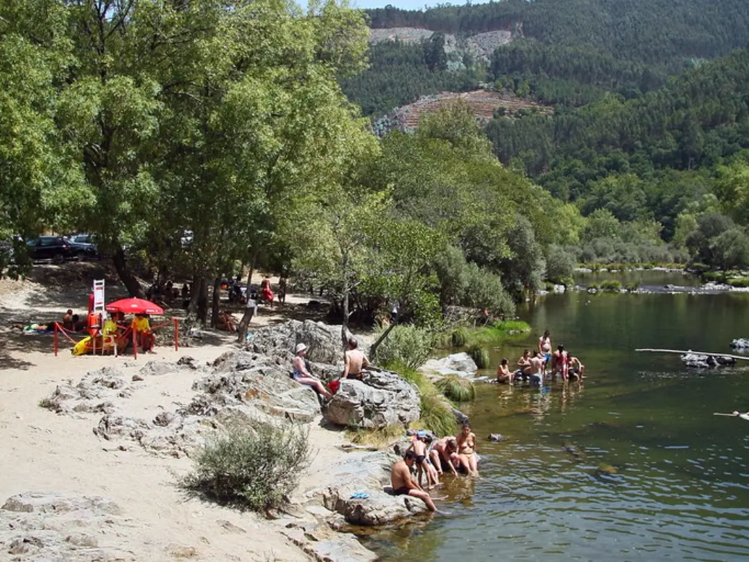 Vista de Praia Fluvial do Areinho