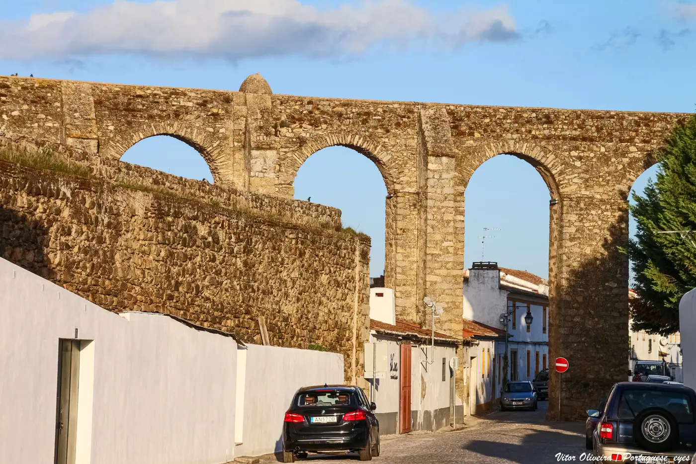 Vista de Aqueduto da Água de Prata em Évora